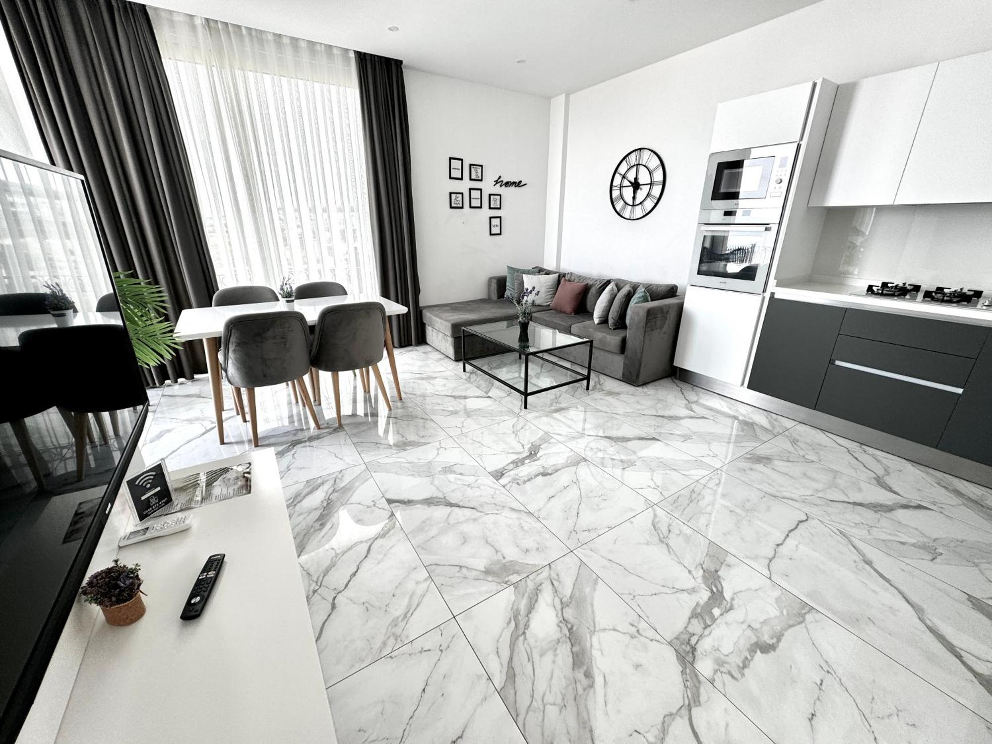 Carrington Holidays Кирения Екстериор снимка