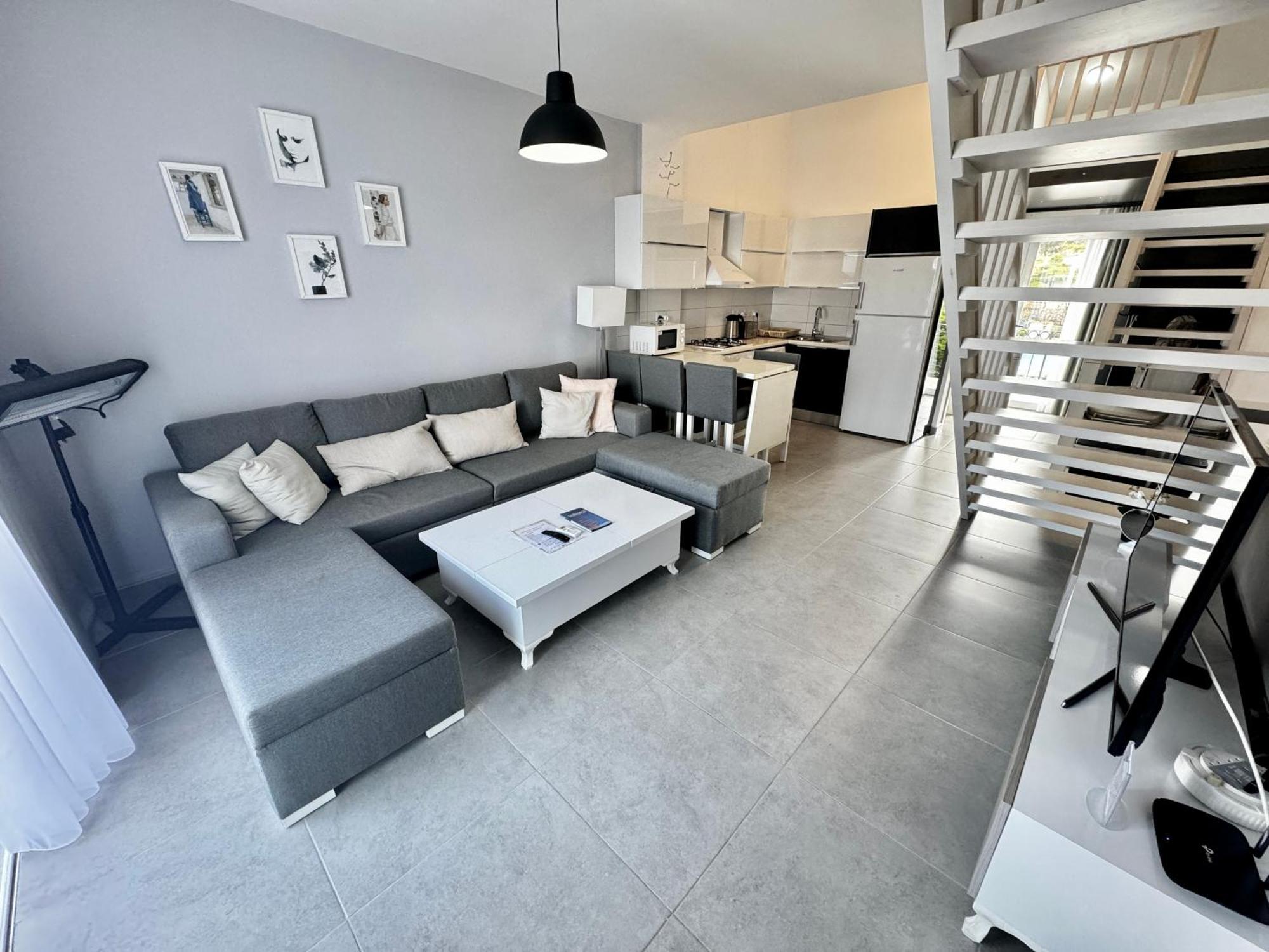 Carrington Holidays Кирения Екстериор снимка
