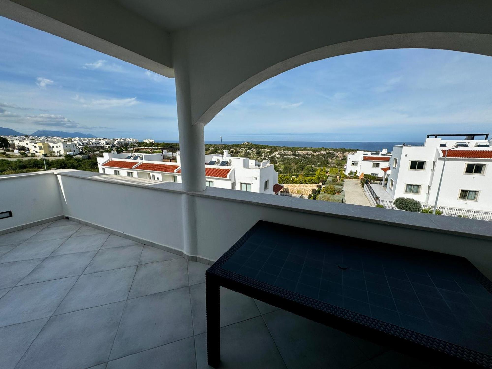 Carrington Holidays Кирения Екстериор снимка
