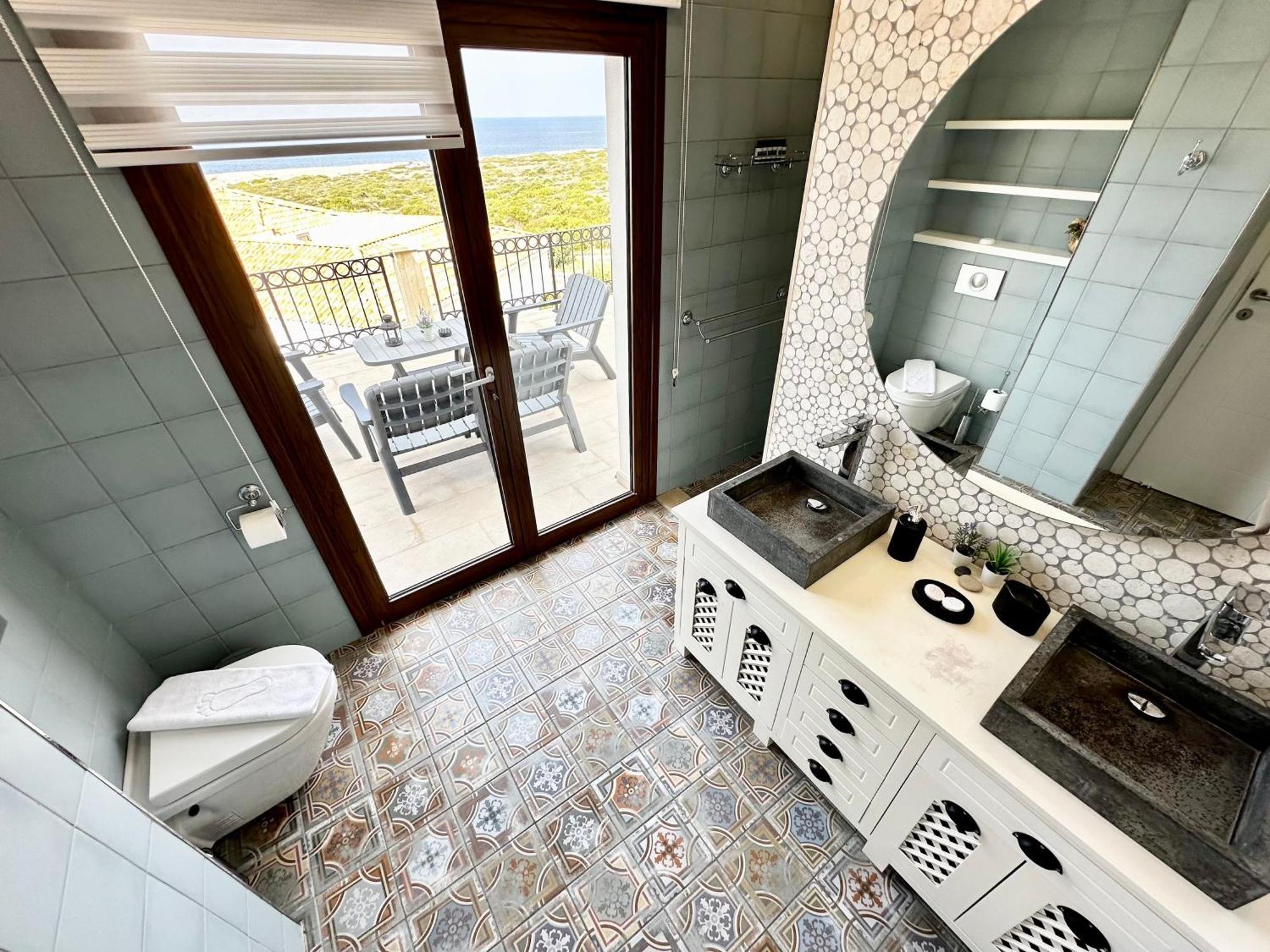Carrington Holidays Кирения Екстериор снимка