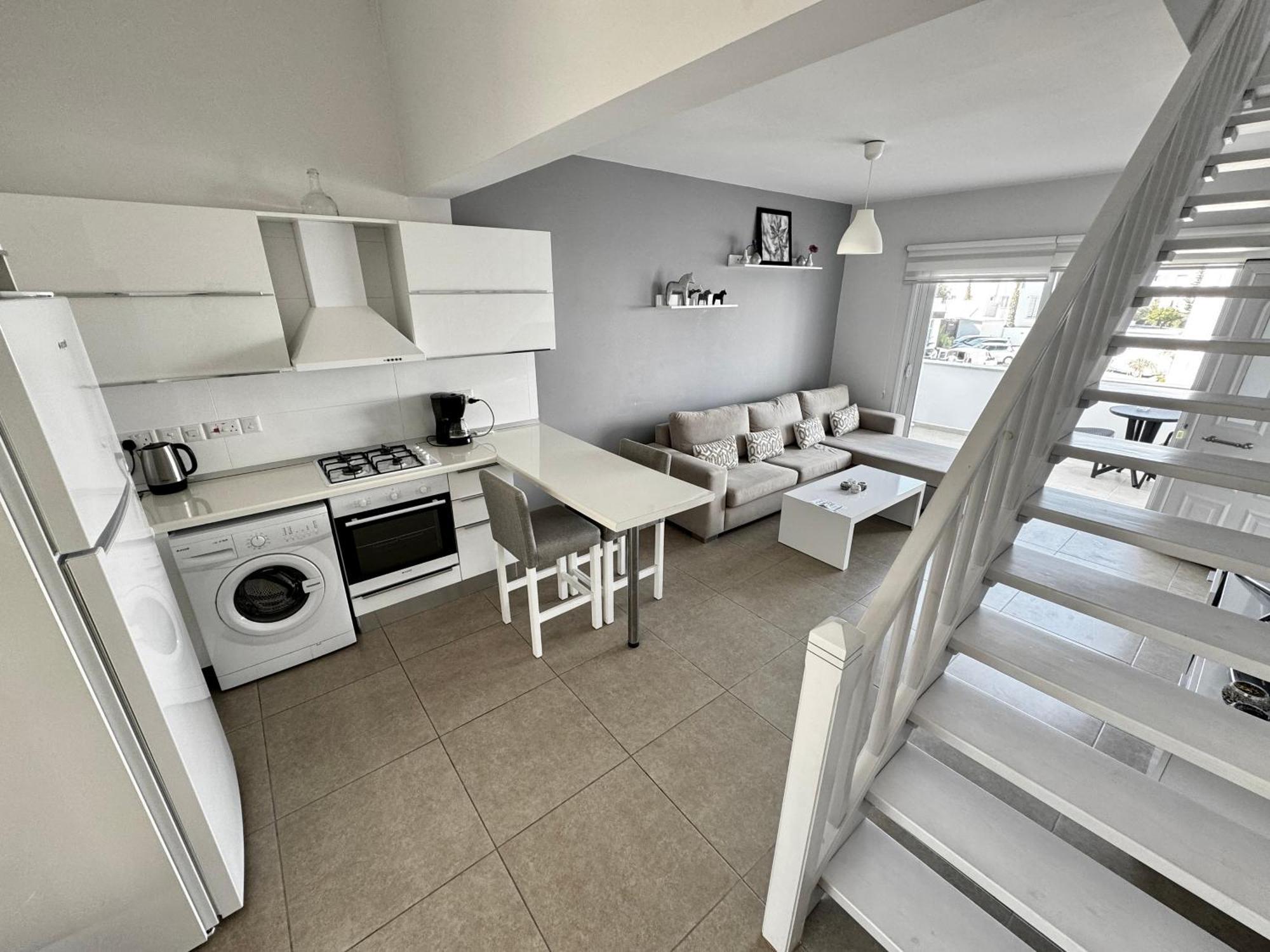 Carrington Holidays Кирения Екстериор снимка