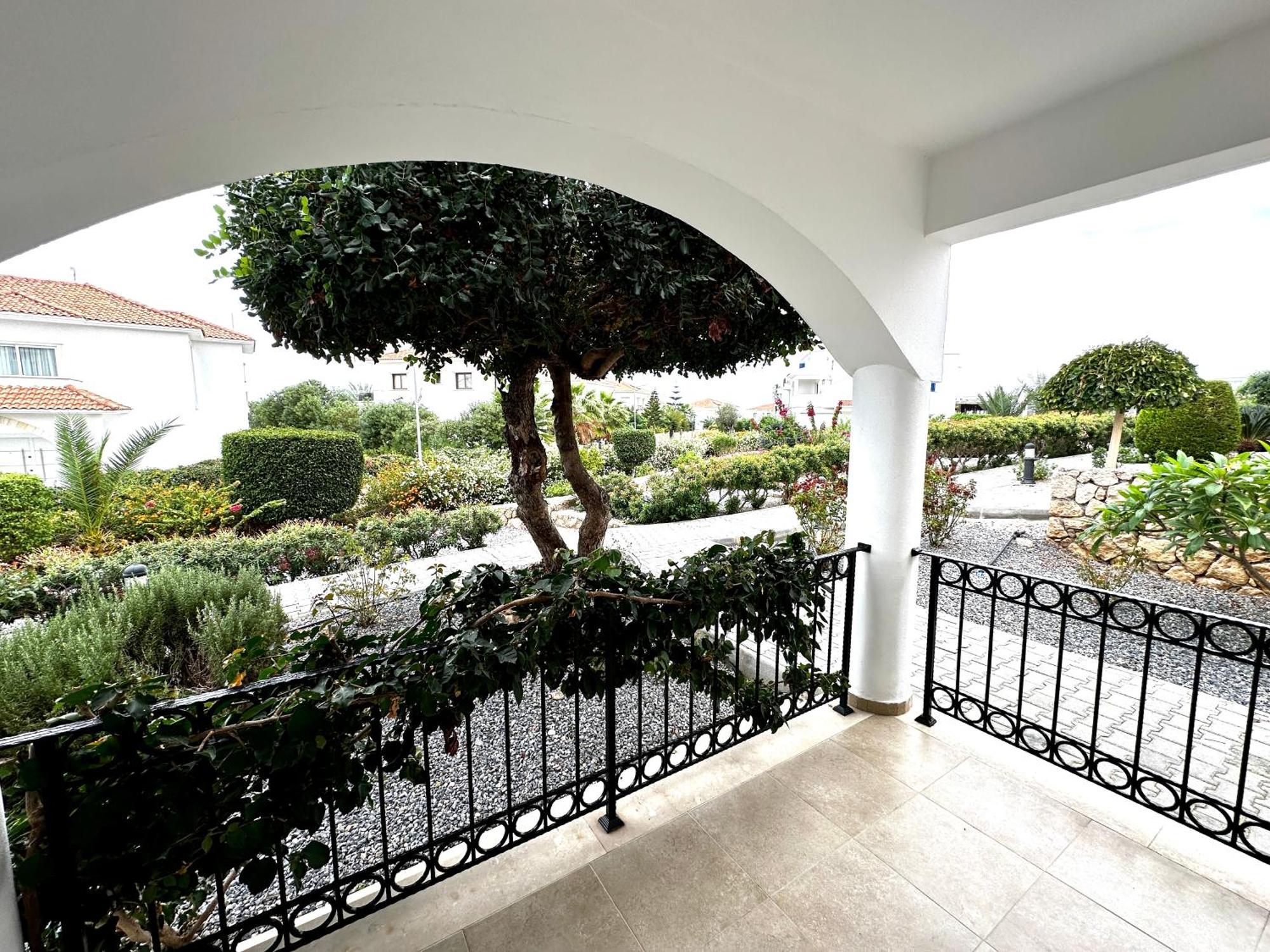 Carrington Holidays Кирения Екстериор снимка