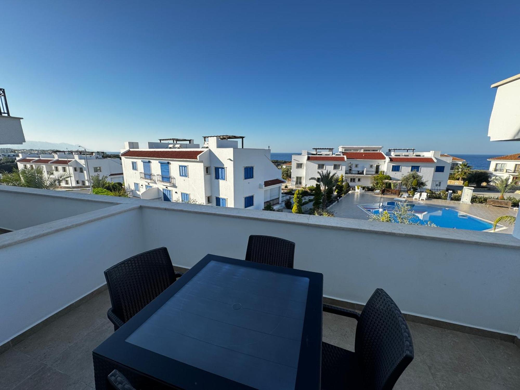 Carrington Holidays Кирения Екстериор снимка