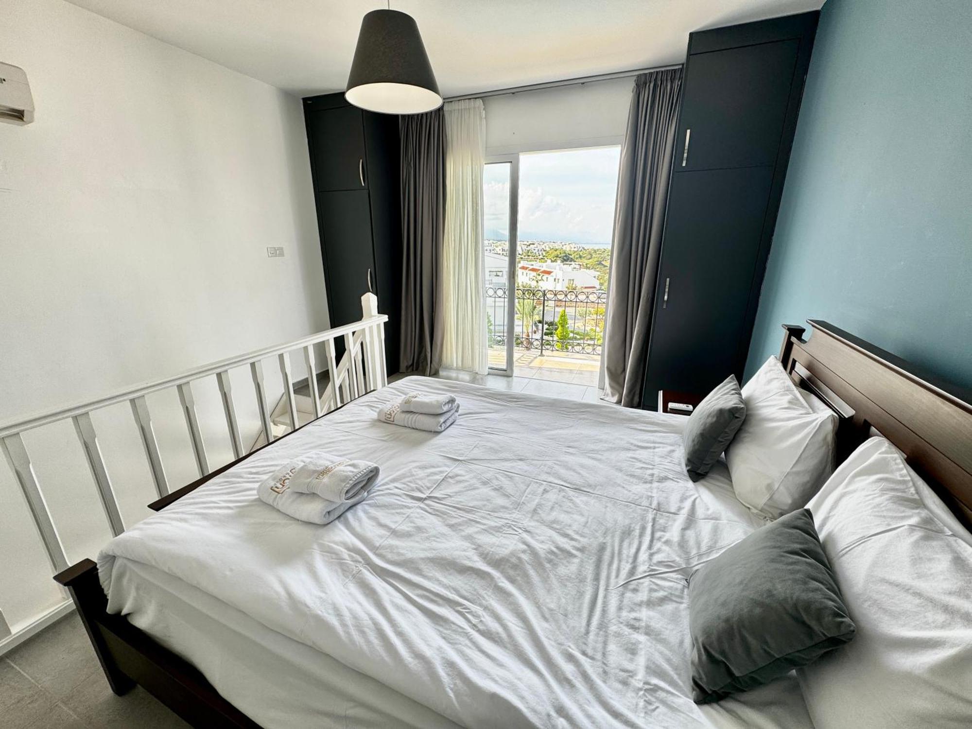 Carrington Holidays Кирения Екстериор снимка