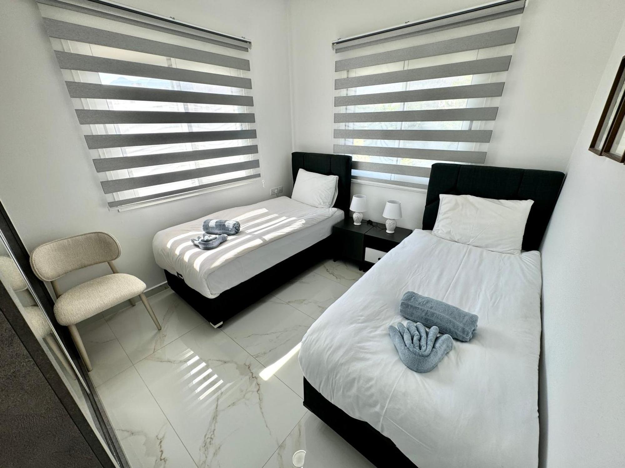 Carrington Holidays Кирения Екстериор снимка