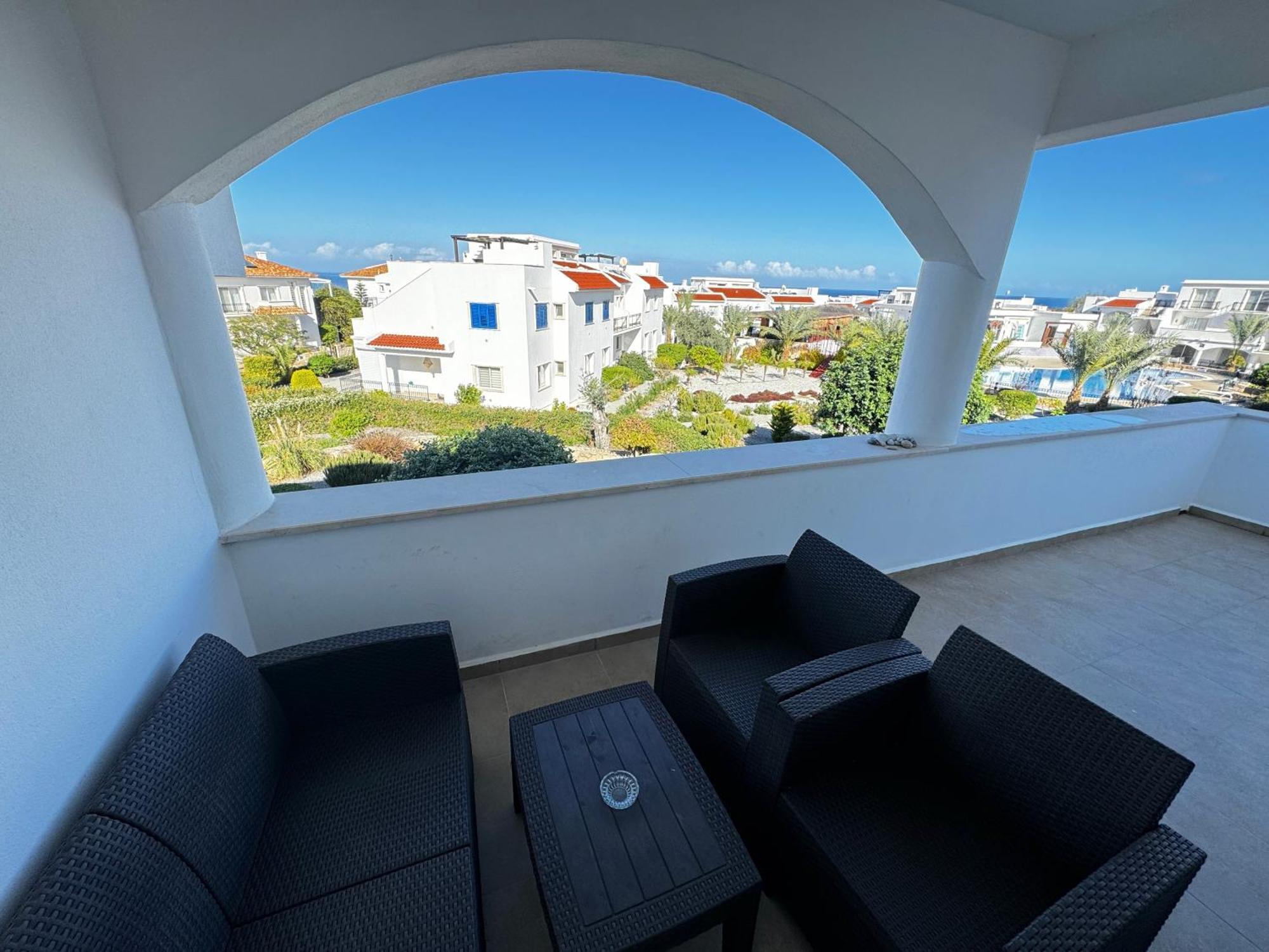 Carrington Holidays Кирения Екстериор снимка
