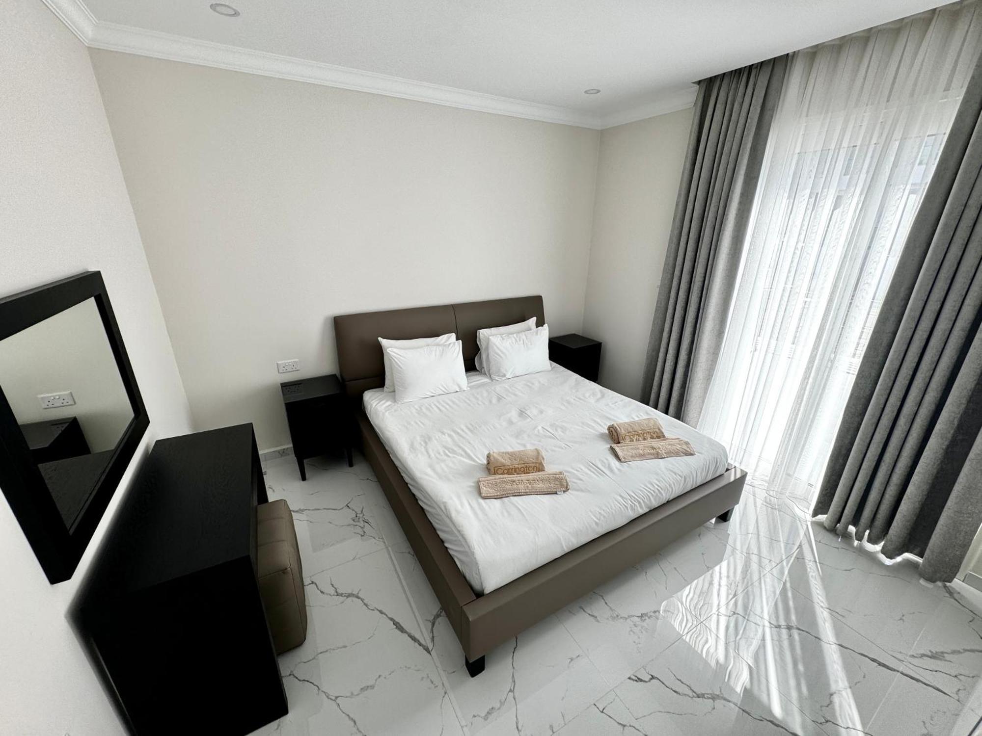 Carrington Holidays Кирения Екстериор снимка
